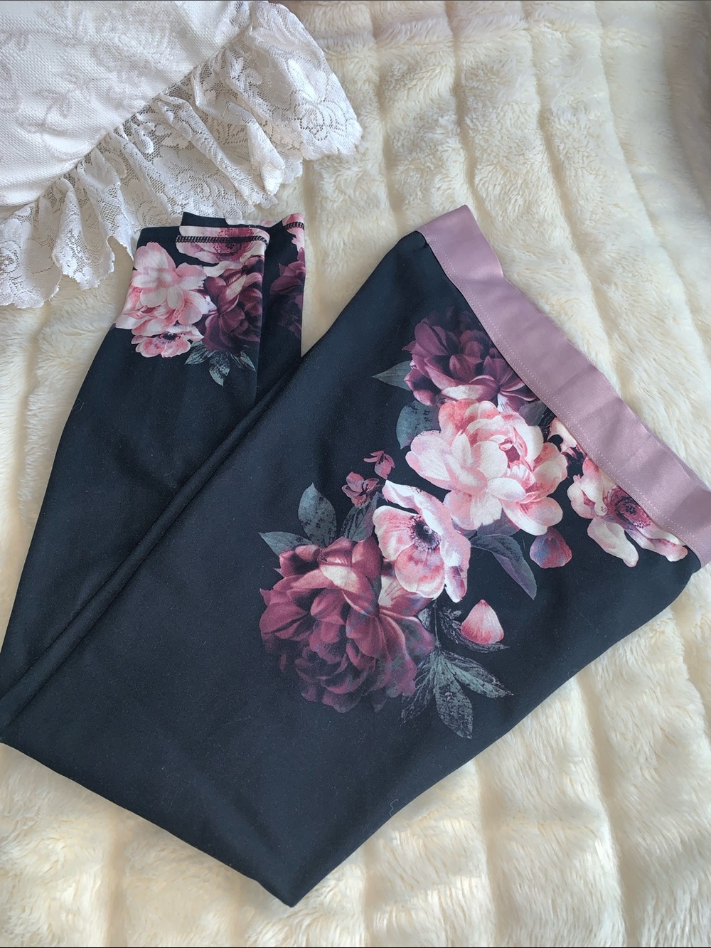 Y2K Black pink roses spandex walking running yoga athletic glam leggings M - Picture 1 of 8